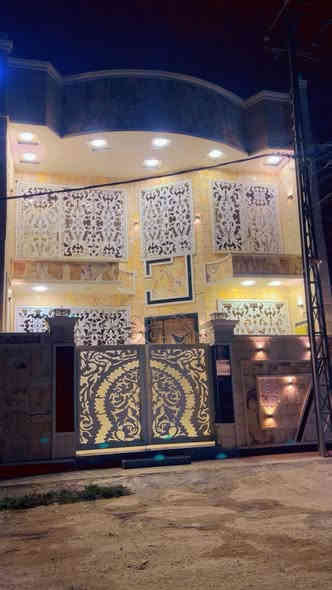 [358]#دار_للبيع_مساحة٣٠٠متر
🏛️🏛️🏛️🏛️🏛️🏛️🏛️🏛️🏛️🏛️
مساحة الدار #١٥٠متر(٧،٥×٢٠)+ #١٥٠مترأرض #بناء_حديث_فول_كوالتي #سعر٢٨٠مليون_سعردارفقط
يحتوي على (أستقبل كبير + هول كبير + مطبخ + صحيات عدد٣ + غرف نوم ٤ + بيتونه واسعه جدا ) البيت كامل من كلشي #يباع_مع_الاثاث_أو_بدونه 
نظام كامرات / نظام سبالت دفن / ارتفاع ٣٣٠م / ديكورات مغربية / رفت كونكريت مسلح / كهرباء تسليك / سبالت ١٣طن #موقع_يبعد_عن_سيديةوالدورة_٤دقائق
كويرش حي سلام مربع ٤٠٠٠ الأول يبعد عن سريع ١٠٠متر 
الأستفسار اكثر الاتصال عبر الأرقام المتوفرة او المراسله عبر الواتس #طابو_ملك_صرف
#مكتب_الأمير_للعقار_***********_*********** 
#المطور_العقاري_ابوأمير
🏛️🏛️🏛️🏛️🏛️🏛️🏛️🏛️
