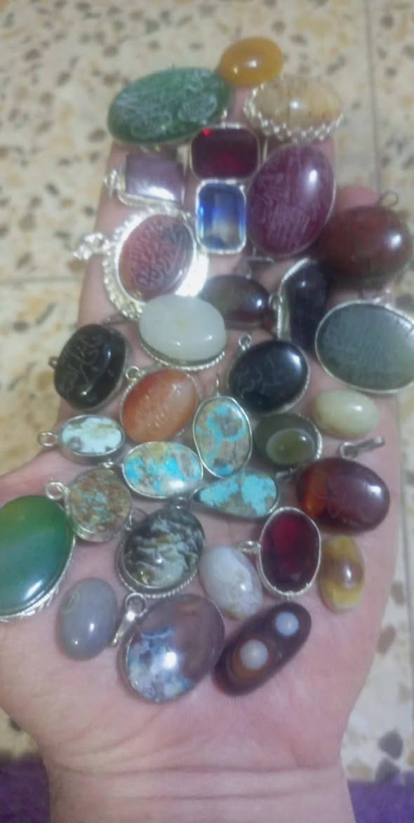 سلام عليكم للبيع احجار عدد 30 جزع وسليماني عطف و سليماني عين صريحة و سنام الجمل و قلادة فيروزي و عقيق مخطوط و عقيق شجري و ياقوت و توباز كلهن 50 الف مع التوصيل


**إذا كنت صاحب هذا الإعلان وتريد حذفه لأي سبب، رجاءا أرسل رسالة إلى الدعم الفني**