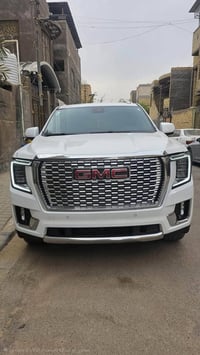 أخوان.. للي يدور سيارة عائلية ضخمة، هيبة، ومال خطوط وسفر، عندي GMC يوك...