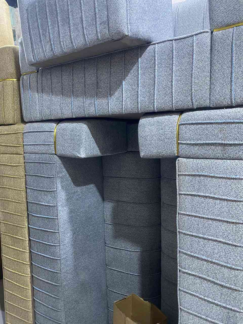 جوركر تخم ديوان ابو 750 صار ب 550 
عرض خاص بمناسبة العيد 
 يله احجز شمنتضر 550 الف 

تخم ديوان كامل ١٠ مقعد ٥ قطع ، قنفتين ثلاثية ، وقنفة ثنائي ، وزاويه ، وكرسي   بسعر جملة نبيع 
كل الموديلات والالوان متوفرة 
مواصفات الطقم:-.
1-الاسفنج مميز اول ضغط عالي 
2-الخشب بلوك اسود + جام روسي
3- قماش خاولي تركي اصلي 
4-ضمان حقيقي 

مـجمـع علي الشويلي
ناصريــــــة  شــــارع 30
 مجاور مكتب الصدرين للعقار

*********** 
***********
