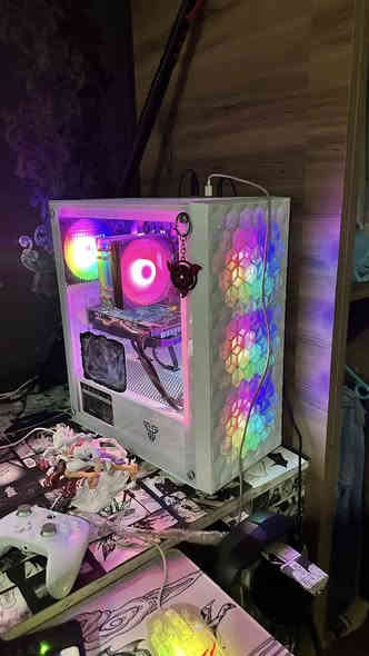 سلام عليكم 
PC جديد بلكامل مصارلي اشهر استخدمه 
كل قطع بل باكيت شراء فوري جديدات ومع الباكيتات وياهن
ويشغل كلً العاب بلعالم وسايبر بنك وكل العاب متطلبه ولقوية تلعبها بسلاسه وبريحيه

نسخه asus اقوه نوع RX 580 8GB
R5 5500 
 Lexar 620 احسن نوعSSD 512
مذر بورد asus B450  M -all
رامات 16 نوع جديد وقوي جدا
4 مراوح كبار 
باور سبلاي 550 واط افضل نوع ايضاً

سعر جهاز عارضه ب 650 وبيه مجال قوي لليفتهم وشراي يتواصل ويايه علفيس او عبر رقم ***********
