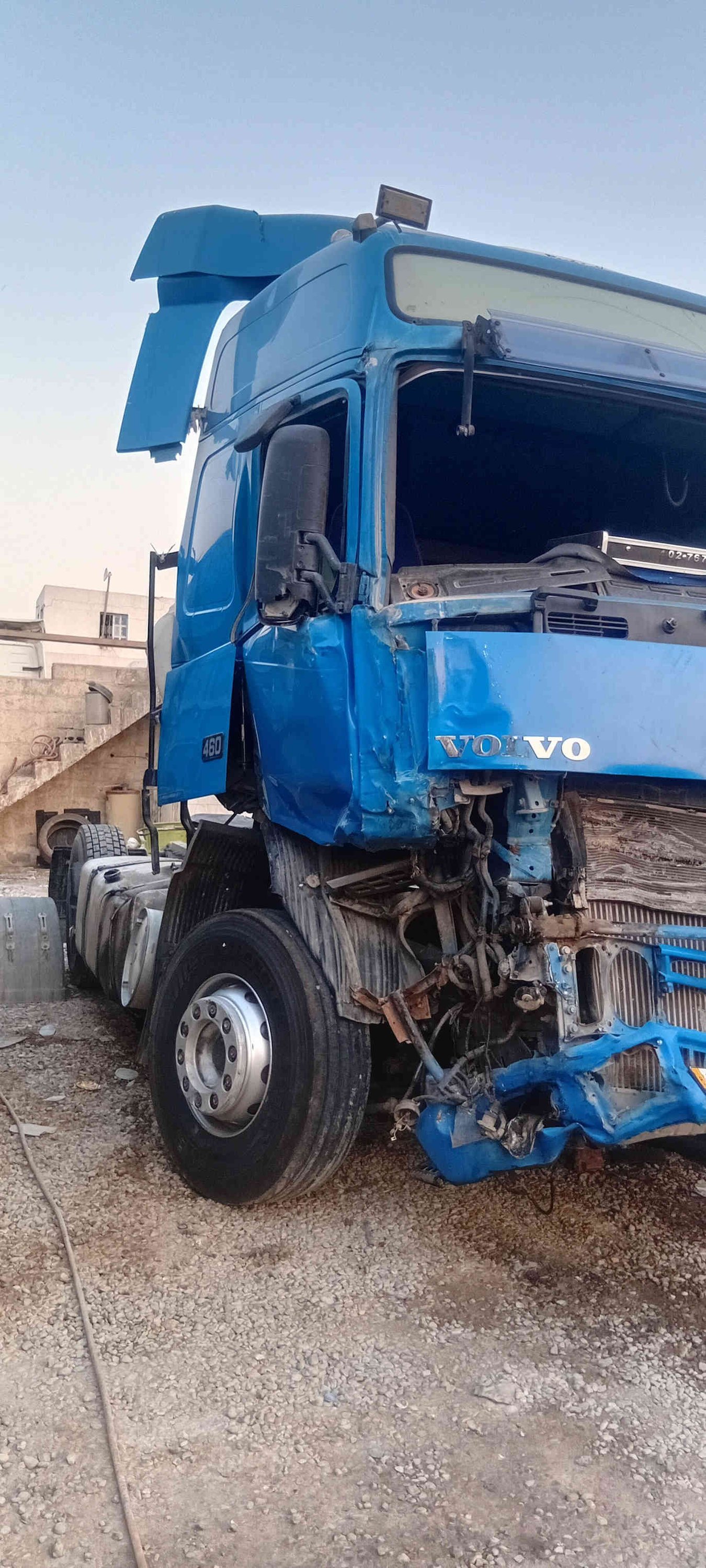 السلام عليكم للبيع فالفو موديل ٢٠٠٢ بدون رقم السعر ٥٥$ورقه وبيه مجال *********** بغداد جرف النداف معرض ابن المدائن
