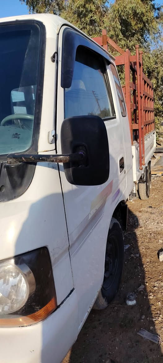 السلام عليكم سيارة حمل فنتيرا ام عيون موديل 2000 العنوان بغداد الزعفرانيه *********** كير محرك مكفول
