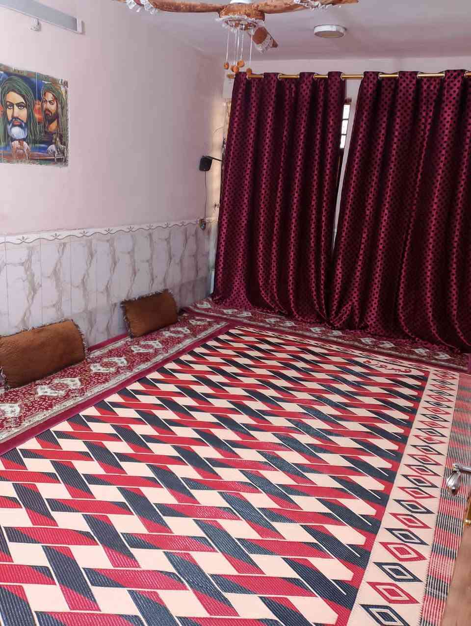 سلام.عليكم.دار.للبيع.حي.الكوفة.١٠٠.متر.واجهة.٥متر.نزال.٢٠.بالقرب.من.اسواق.ادم.البت.كامل.كهرباء.ماء.مجاري.جديدة.المنطقة.مبلطة.ومقرنص..مع.البيت.كيزر.مع.مغسلة.مع.ماطور.ماي.مع.خزان.ماي.كبير.عدم.٢.مع.كاونتر.جديد.وكبير.كما.مبين.بالصور.البيت.معروض.بسعر.ممناسب.. مبايل..***********مع.الموفقية.للشراي.
