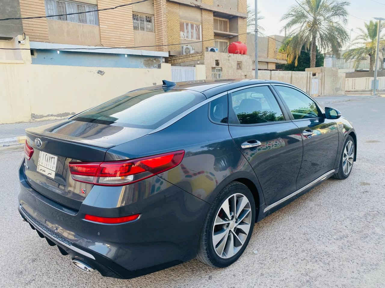 يالله سلام عليكم وبتيما موديل 2019 حره تحويل ثاني يوم ضررها جاملغ وبنيد وباب صبغ والباقي كفاله جاهزه السياره لاخير كير ومحرك وحداديه وتبريد ثلج ❄️ مكينه ما مفتوحه موصفات سياره 
شاشه كبيره
بصمه
تبريد قطعتين 
شاير بل مري 
كشنات كهربائيه 
موصفات هواي بعد بيها مامذكوره مكان سياره ناصريه شموخ سعر ب 123 رقم ***********
