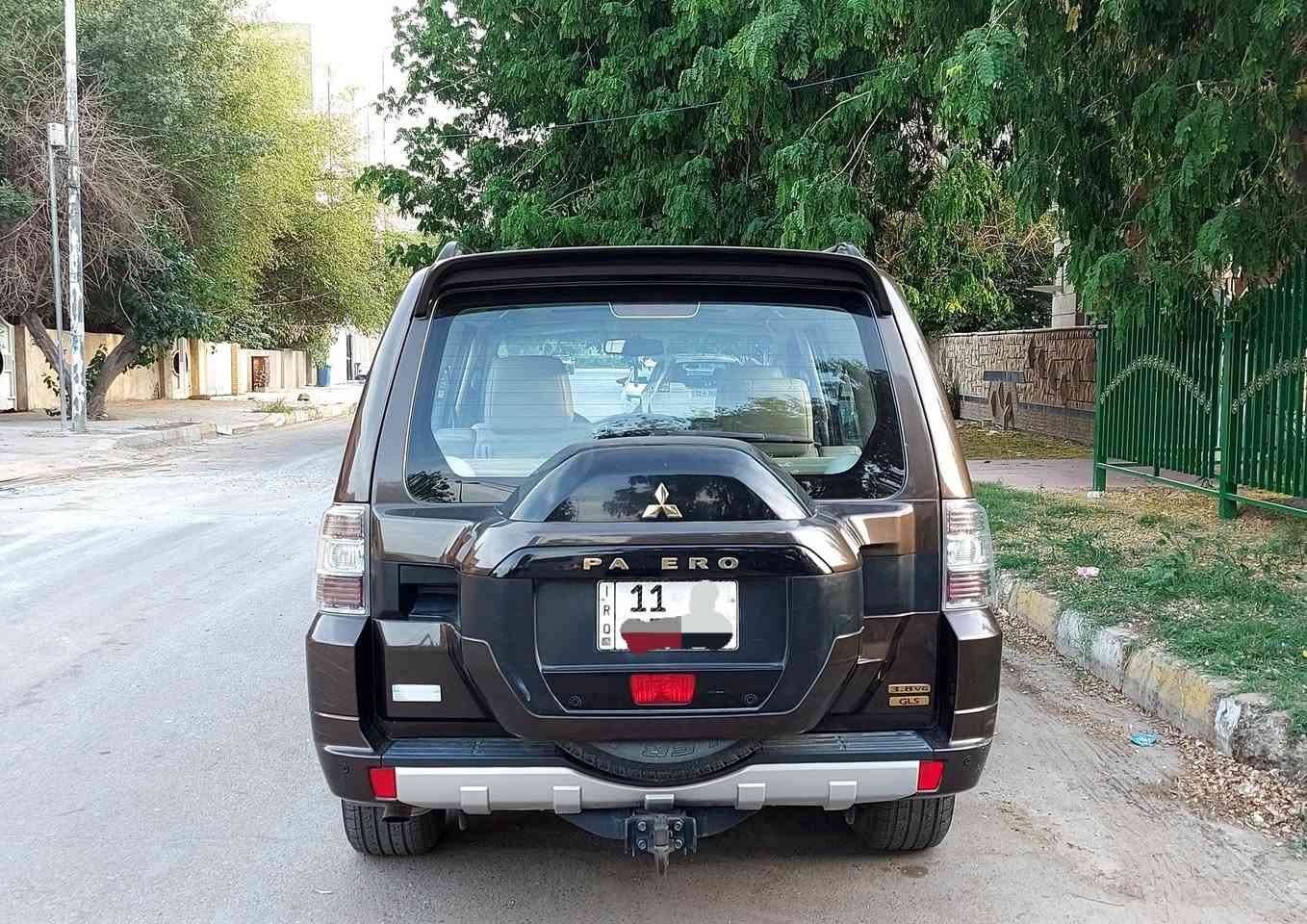 السلام عليكم 
للبيع باجيرو 2018 حبتور العلامات الذهبيه محرك 3800 رقم بغداد بأسمي فول مواصفات
فتحه
شاشه اصليه قلاب 
سستم صوت روك فورد ودمام بالصندوك
كاميرا خلفيه
حساسات خلفيه
درع وهوك سحب بلادي 
8ايرباك
ثلاجة
7راكب
زراك لايت 
كشنات جلد والاماميه كهرباء
فول تحكم ستيرن 
لايت زينون 
مري شفط + ترحيب
3 قطع تبريد ثلج 
دكمة دفلوك
ويل جبير 18 
مكفوله من الصبغ حتى الدعاميات بيها فقط بارد بالباب الخلفي وشخط 
السعر 218$ ورقه للاستفسار ***********
