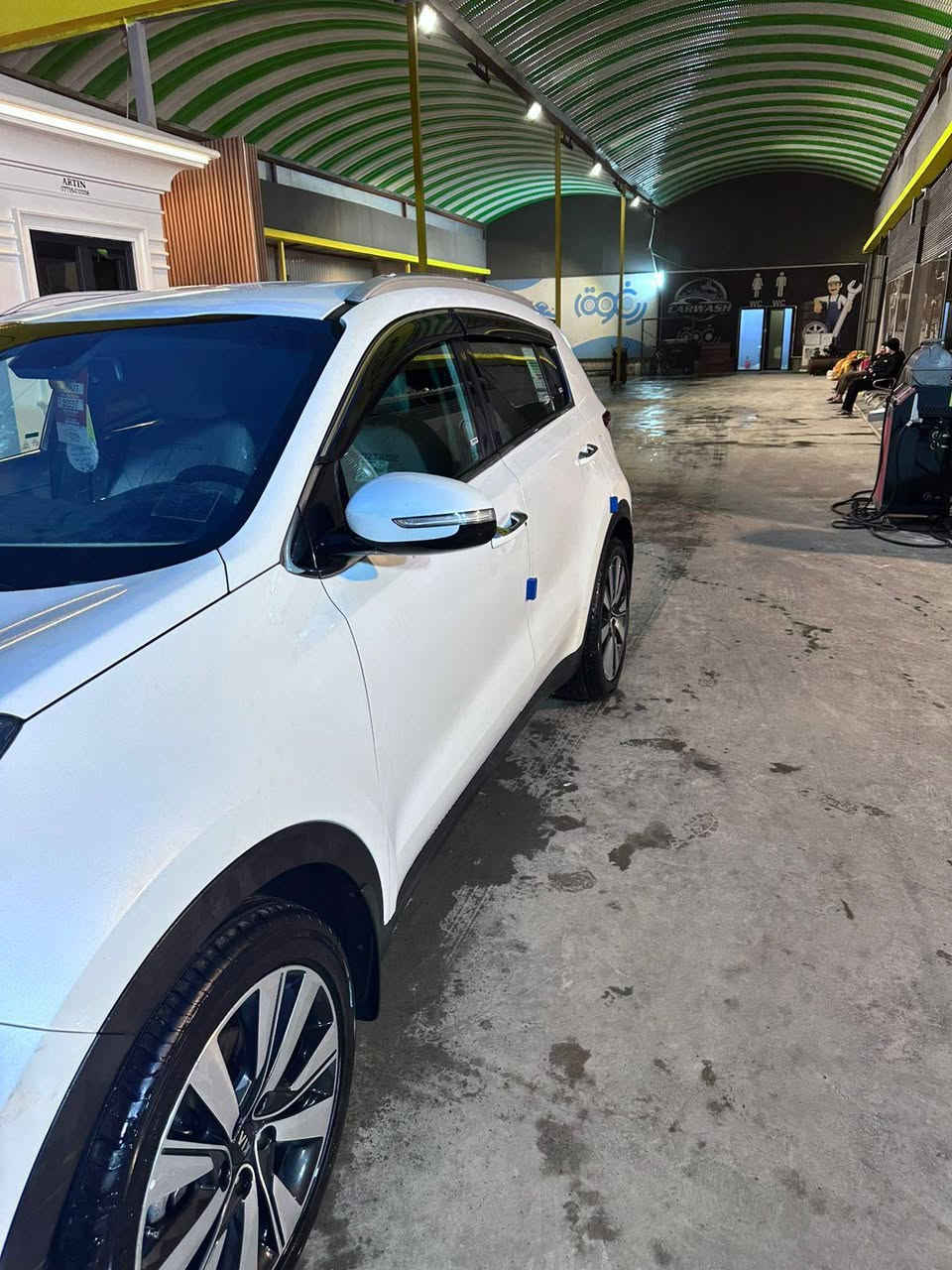 سلام عليكم سبورتج خليجي للبيع سياره مال بيت ونظيفه جدا جدا وسياره مكفوله من اي ظرر من الدعاميه للدعاميه كله شركه محرك كير صدر تبريد سياره متعوب عليه من دوشمه جلد وارظيه والصور تحكم فول ما عدى بانوراما موجود بغداد الدوره رقم *********** سعره 185
