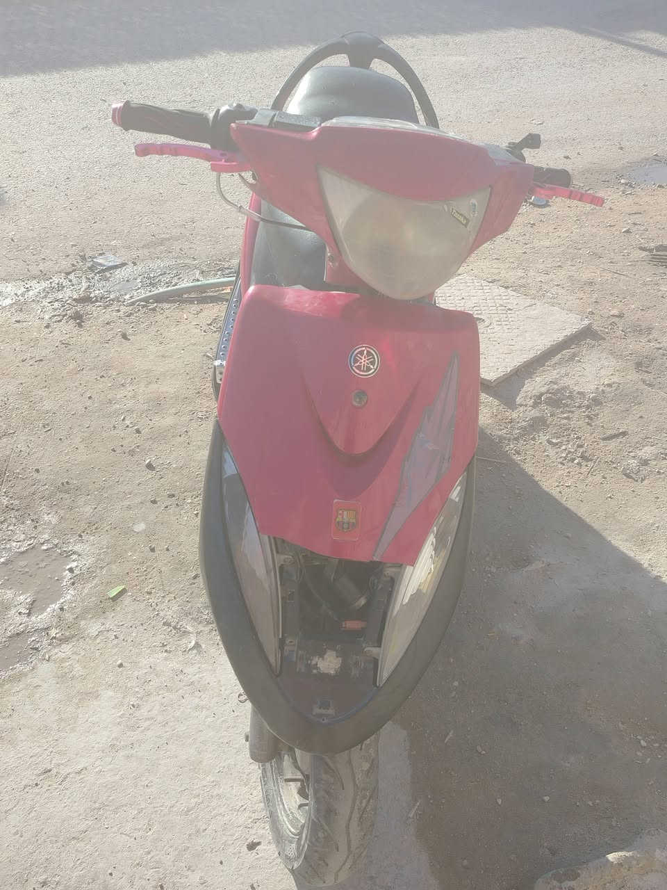 دراجة عدلة شغلة هندر نقصهة شخاطة مل سلف سويهة وتكم تشتغل سلف بيهة وراق صولي وبيهة منفيس سعر ٤٠٠ وبيهة عنوان بغداد الشعله رقم ***********
