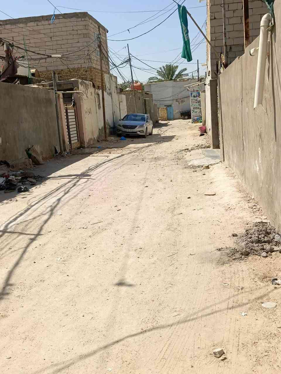 سلام عليكم بيت 110 متر واقع حال 100 ابيع مقابيل حي 17 تموز قريب ع سايدين ميثم التمار موقع كلش حلو واحسن شارع بلمنطقه بناء متعوب عليه كلش كله درجه اولئ باقي شي بسيط ويكمل ابيع هيج مشمول بلطابو ومرقم 
💸سعره 35 صارفين ع بنائه تقريب 28 والعرصات يمه ب15 تنباع سعره مناسب مقارنه بلبناء والعرصه
***********
