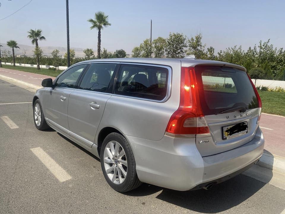 سلاموعليكم
volvo.V70
موديل2016
حجم مكينه20توربو
مكفوله كفاله عامه 
رقم و سنويه جديده
سعر خاص
رقم تليفون***********
