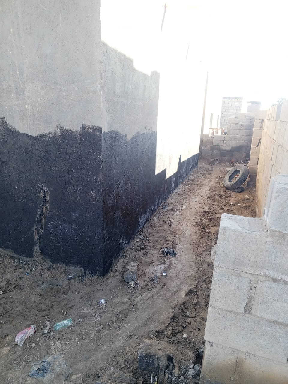 سلام عليكم بيت البيع 3غرف وصاله حمام داخلي ومطبخ بيت بلوك عكاده حمامات طابوك وصب سقف معه قطعه 450 بصف البيت

االبيت تجاوز ***********
