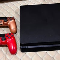 من رخصة الادمن جهاز ps4 سلم لوك ستيكر يجي وياه ملحقاتة  كيبلاتة + دبل ...