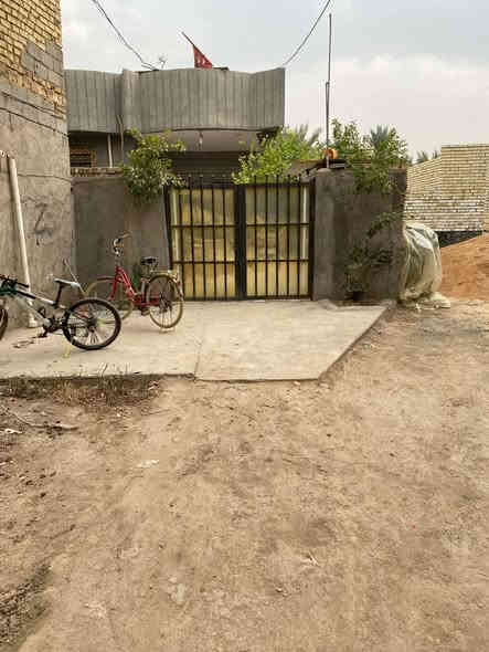 سلام عليكم ورحمة الله وبركاته  اختكم مندوبه عقارات بيت للبيع البيت مساحه 300 طابو زراعي السند 25 بي غرف نوم 2وهول وستقبال ومطبخ وصحيات  داخلي وخارجي عنوانه حله ديوانيه قرب شركة السعر 55وبي مجالالمنطقه الساده الرشيديه قريب قريب ع الشارع العام يبعد عنه 150مترشارعه تبليط وكافت الخدمات بي رقم الهاتف ***********
