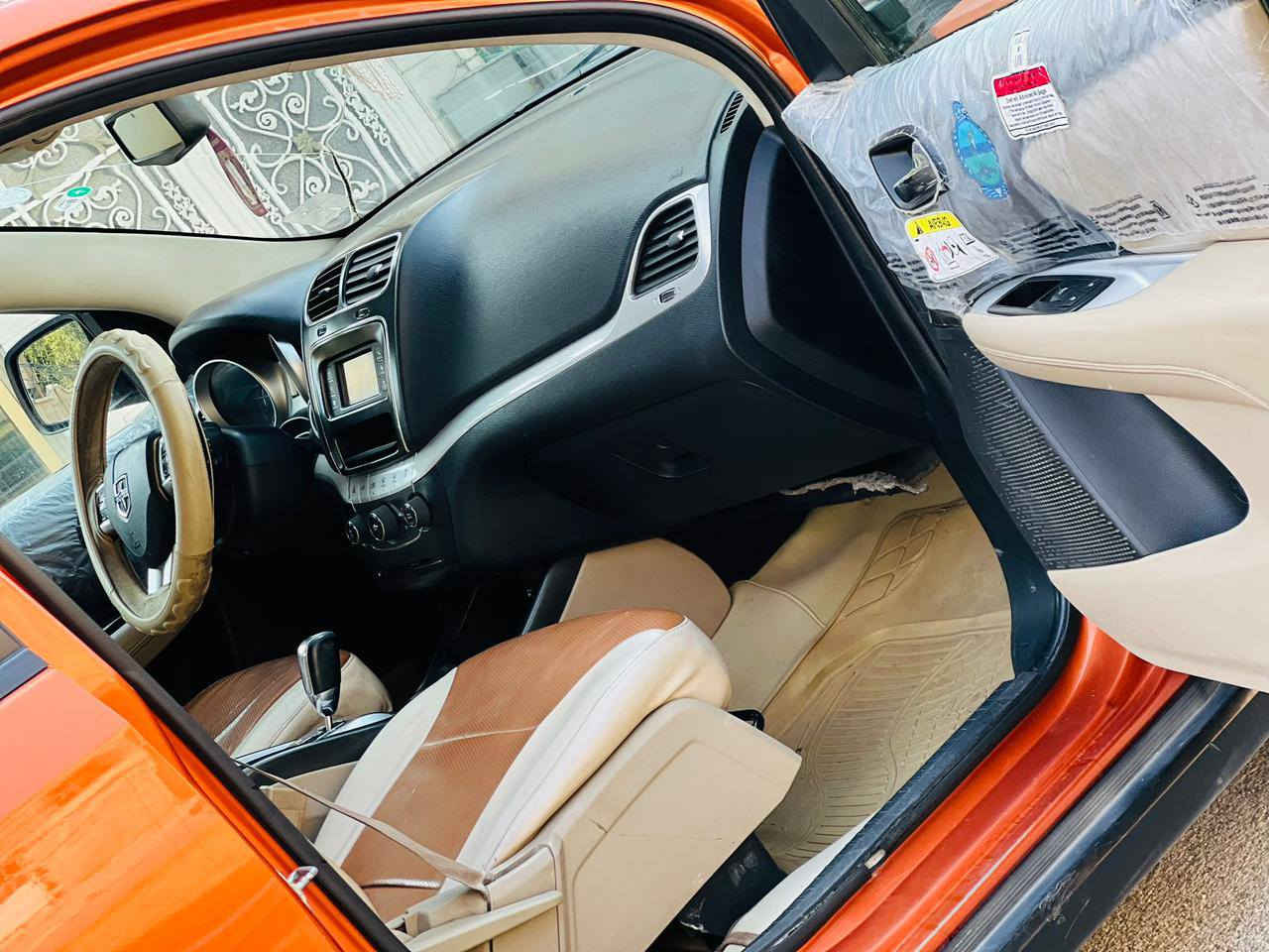 جورني مديل 2011 سعر 97قابل للتفاوض الاستفسار اتصل*********** وارد أمريكي كلين بدون حادث مكفوله كفاله عامه ضربه وصبغ وتبديل مواصفات فول عدا الفتحه بصمه تشغل بصمه أبواب شاشه  تحكم ستيرن كشنات كهربائي داخل بيجي جنطه شفط اشاير مري كهربائي حساسات امامي وخلفي مكينه 6️⃣ سلندر مكينه وكير مكفولات حداديه جديده تخم تاير تبريد تدفئه شغال رقم كربلاء مشروع وطني سنويه ل 29 مكان سياره كربلاء
