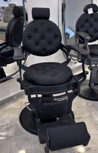 كرسي حلاقة ملكي • شبه جديد • صالون