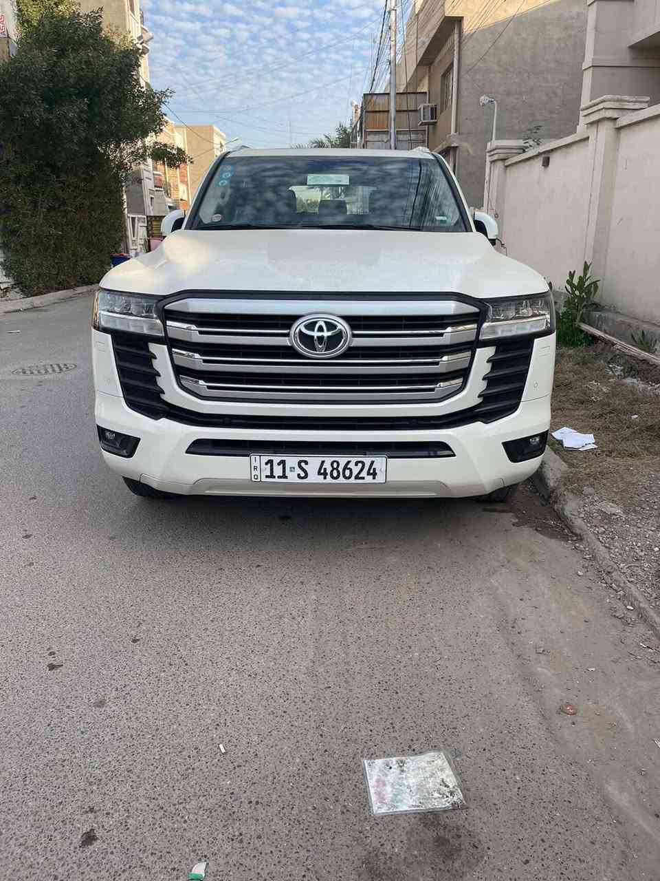 من رخصت الادمن لاندكروز ساز موديل 23 للبيع ماشيه 31 السعر 71 الف التواصل ع ***********
