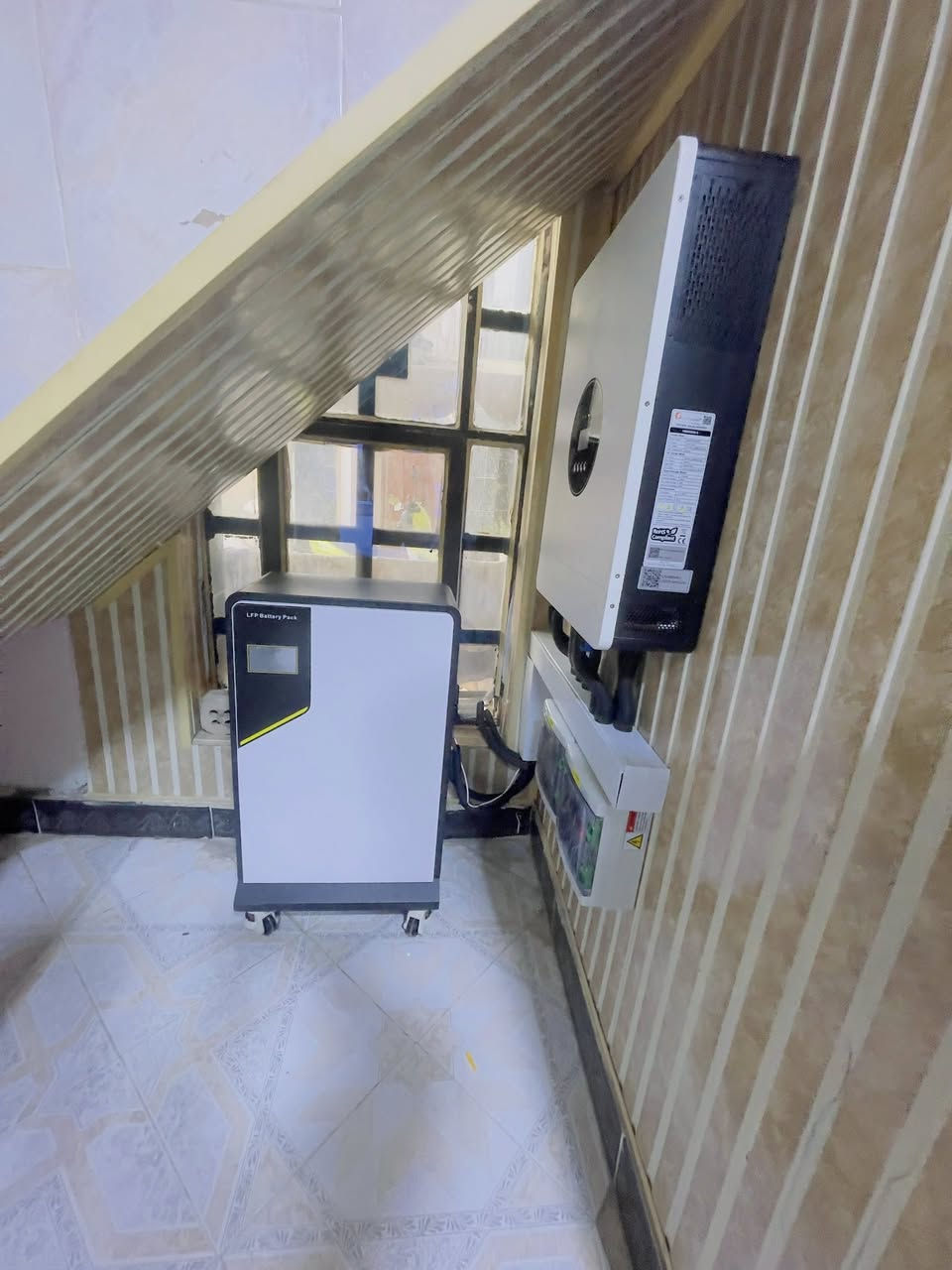 🔋☀️ نصب منظومة طاقة شمسية متكاملة

تم بعون الله نصب منظومة طاقة شمسية بقدرة 16KW
تعطيك تقريباً 18 أمبير نهاري وليلي ولمدة 4 ساعات ليلاً.

🔹 مكونات المنظومة:
▪️ 9 ألواح لونجي قدرة اللوح 615 واط
▪️ بطارية ليثيوم 16KW
▪️ انفيرتر فلستي 8 كيلو واط
▪️ عمل احترافي وضمان على التركيب

📍 شركة أبراج المهندسين العملاقة
متخصصون بنصب كافة أنواع وأحجام منظومات الطاقة الشمسية بأحدث المعدات وأفضل المواصفات.

📞 للتواصل: ***********

📍 العنوان:
ديالى – بعقوبة
شارع خريسان مقابل مذخر ساوة
الفرع الثاني: تقاطع القدس

☀️ طاقة شمسية… راحة دائمة وتوفير بالكهرباء
