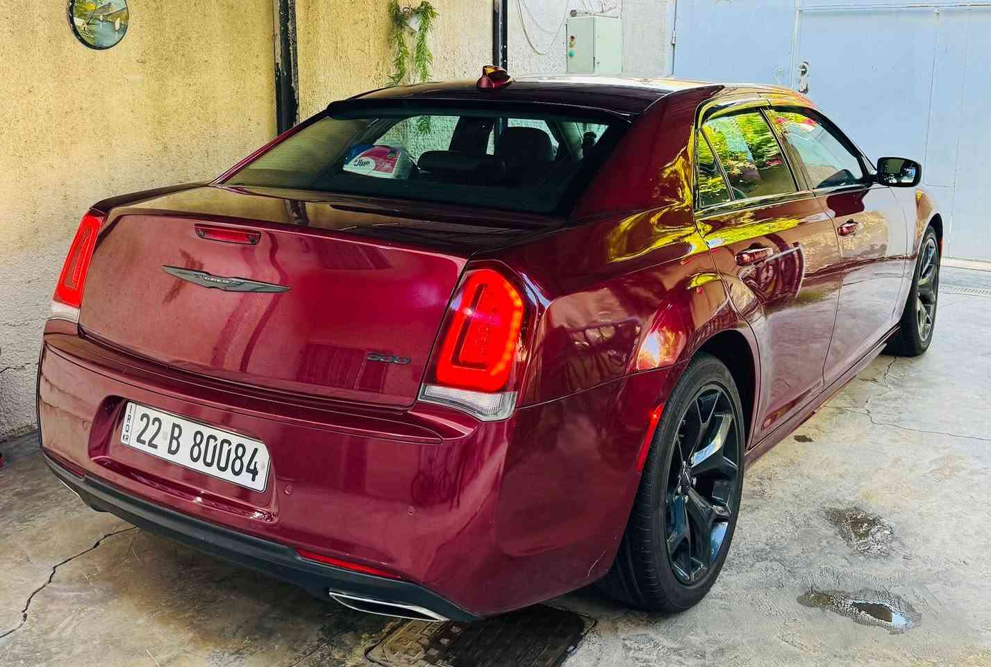 اوباما 22 ماروني امريكي حادث موضح بالصور تبديل باب خلفي صفحة السكن وصبغ جاملغ خلفي ايرباك برده فقط وراجع سستم بجم كبس سيارة على وضع الشركة. 
تخم تاير تايلندي جديد. 
سبير الشركة. 
داخل جلد اسودّ جديد. 
ماشية 48 الف كم. 
C300. 
رقم اربيل مميز بأسمي شرط التحويل هزه وسنويه جديده. 
رادار جانبي 
فول تحكم شاشة كبيرة مقاعد امامية كهربائية وتدفئة كير ماوس. 
ملاحظة صار بيها بارد بالهلال الخلفي مال جاملغ صفحة السائق. 
السعر المطلوب 27000$. 
*********** د. ايهاب.
