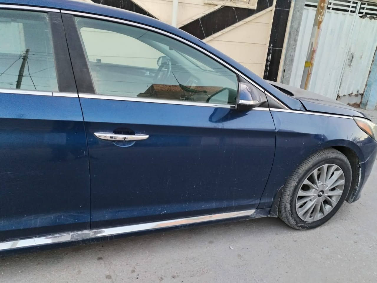سوناتا وارد امريكي موديل 2015بدون حادث فقط شخوط وجراد بالقماره قليل لبيع او المراوس للاستفسار 0781717609
+964 783 209 7113
