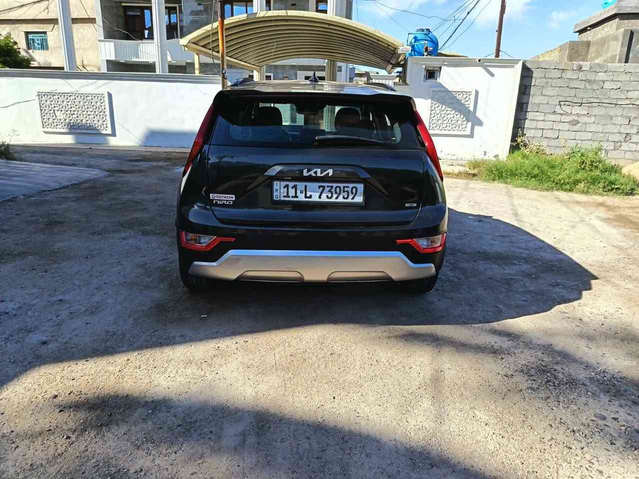 السلام وعليكم كيا نيرو للبيع موديل 2023 بغداد  ماشيه 45153 حادثه خفيف ورقم الشاصي بل الصور باب السايق والجاملغ لامامي تبديل اصلي نفس الون صدر جديد تخم تاير اصلي السياره باسمي السعر 175وبيه مجال عنوان السياره بغداد حي الجهاد المكاسب ***********
