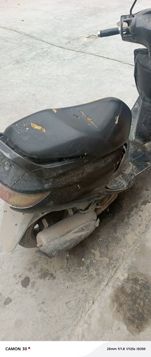 دراجه فراشه فورتي مال عمل ومناسبه كلش ١٢٥سلف وهندر وكهربائيات شغاله ناقصه كفرات وبريك خلفي بعقوبه بهرز ***********
