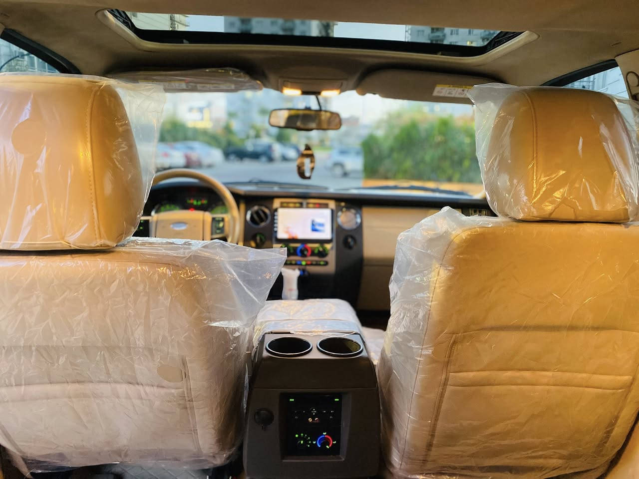 Ford expedition 2012 niva
                                                                      خلیجی
                                                                      ناو زەرد
                                                                      سلایت
                                                               دەبل ئەکسل
                                                                ٣ ڕیز کوشن
کوشن کارەبا 
                                                           تەبرید مەرکەزی
حاسە
                                                                     بلاجکتۆر
تەحدید سورعە 
سوکان ڤۆڵیوم
                                                             شاشە و کامێرە
                                                                      تەلەفون
لایت ئۆتۆ
١٣٨هەزار ڕۆشتووە 
سەنەوی و رەقەم تازە
گێڕو مەکینە بە شەرت
بێ سەوت بێ بوخار بێ دوکەڵ
                                         ١ پەڵەی بچوک بۆیاخی هەیە
ویل و تایەی تازە 
                                     تاقمێک تایەی دەنلوپی لەسەرە
تەحویل و غەرامە بە شەرت
شوێن:سلێمانی
138$💵 
📞ژ.ت/***********
