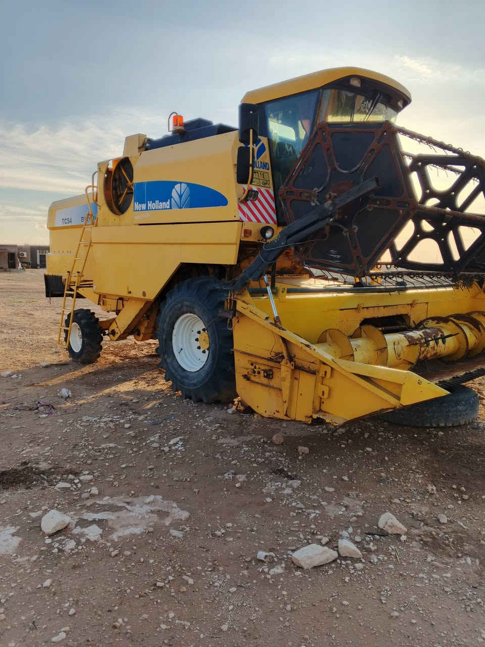 حاصوده نيهولند موديل 2006 للبيع السعر خاص علا هاذا رقم ‏‪***********‬‏
