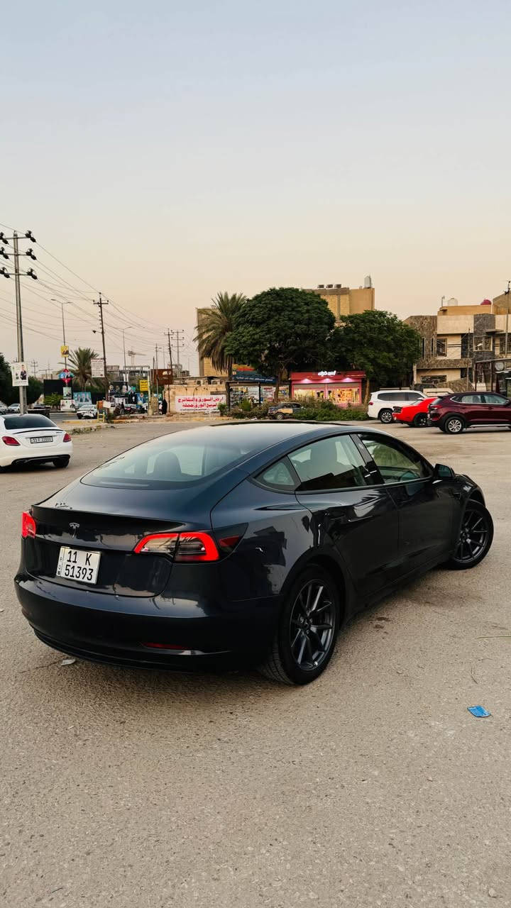 تيسلا مودل 3  2023
رقم بغداد بسمي 
السعر : 190$
مكفوله من الصبغ فقط بارد وتكحيل الجاملغ الخلفي 
🔷المواصفات :
🔹 الشحن الكامل550 كيلو تقريباً 
🔹 سقف بانوراما زجاج
🔹 شاشة كبيرة حجم 15 بوصة
🔹 كاميرات 360
🔹 حساسات امامية وخلفية وجوانب
🔹 اون لاين 
🔹 كراسي كهرباء
🔹 كراسي 5 تدفئة
🔹 غرفة جلد مميزة لون أسود 
🔹 رادار امامي
🔹 رادار خلفي
🔹 رادار جانبي
🔹 مانع تصادم
🔹 حساسات جانبيه
🔹 مثبت سرعة
🔹 تحكم بالسياره عن طريق الشاشة
🔹 نظام قيادة آلية Auto Pilot
🔹 عداد ديجيتال
🔹 تشغيل تلقائي
🔹 نظام قيادة ذاتية Full Self drive
🔹 نظام (RCTA) للتنبيه عند الرجوع للخلف
🔹 نظام (RSA) لكشف لافتات السرعه للطريق
🔹 نظام (PSC) الرادار الذكي لمنع الاصطدام 
🔹 نظام (LTA) لتحديد المسار على الطريق
🔹 تشغيل عن بعد
🔹 الدخول الذكي
🔹 نظام ترفيهي كامل متكامل يحتوي على ( YouTube / WhatsApp / Tik Tok / Netflix)

‏• Wifi
‏• GPS
‏• MAPS
‏• Bluetooth
‏• AUX
‏• USB
🔹 أوامر صوتية voice commands
🔹 جنط قياس 20
🔹 اضوية امامية LED
🔹 اضوية خلفية LED
🔹 كشافات ضباب LED
🔹 إنارة امامية زنون بالكامل
🔹 صندوق خلفي كهرباء
🔹 نظام محاكة ذاتي للسياره من الخارج
🔹نضام حمايه من السرقه
🔹تصوير وخزن الطريق دائر السياره لوقوع حادث لديك تصويل مخزون في الرام
🔹تصوير من يقترب من السياره 
🔹المحاكا عن طريق الجوال حتلو من غير محافظه
🔹عند الابتعاد عن المركبه تقفل تلقائيا وتصعد الجام
وهواي بعد موصفات السياره بالاعفيه على الياخذه استوردته على ايدي ومابيه كل نقص 
مكاني كربلاء حي الحسين شارع المصلحه 
للاستفسار الاتصال
***********
*********** كربلاء, العراق
