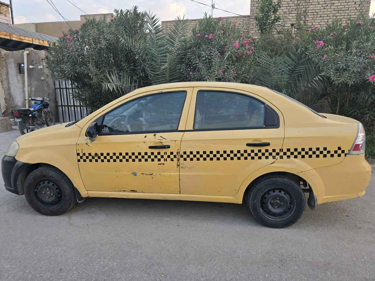 سلام عليكم سياره افيو البيع موديل ٢٠١٠تخم تايرجديد حداديه جديده رقم نجف بسمي تحويل ثاني يوم سياره نضيفه حلوه مانقصه شي سعر45بيه مجال مكان الديوانية دغاره رقم ***********
