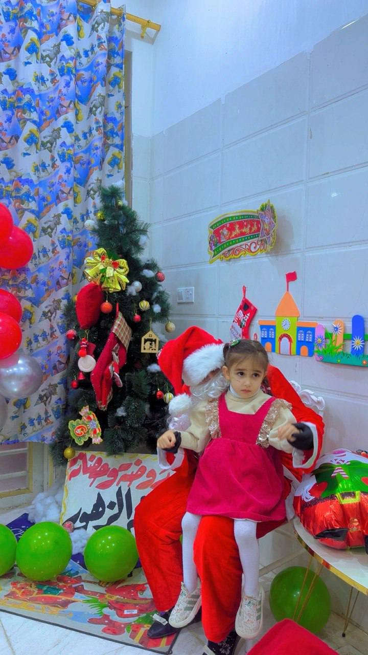 حبايبي الحلوين المحتفلين بالكريسماس 
كل عام وروضتنا الخلوة روضة وحضانة 
                                ***براعم الزهور ***
بالف خير ويارب سنه سعيدة وجميله علينا وعليكم 
احتفالنا كان حدا جميل وممتع .عنوانا التميّز 
والابداع 
,للتواصل والاستفسار/***********
