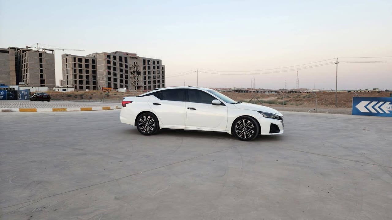 ئاڵتیما 2021  SL فول ناو {زەرد}
شکڵی کراوە بە 2026
چاملغ سەکن و پەڵەیەک  بۆنید بۆیاغە
80 هەزار کیلۆمەتر ڕۆشتوە 
گیڕ مەکینە بەشەرت  
دەفتەر بەنزینی هەیە 
بەناویی خۆمەوەیە  ،سەنەویی تازەیە 
فول فول مواسەفاتە 
کوشن هیتەر سوکان هیتەر 
ناو زەرد سلایت 
 کار پلەی  خەتی جادە  ڕادار دوا و پیش 
شوێنم کەرکوکە
1N4BL4EW2MN385287
 ***********
