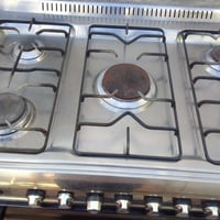 طباخ مستعمل • نظيف