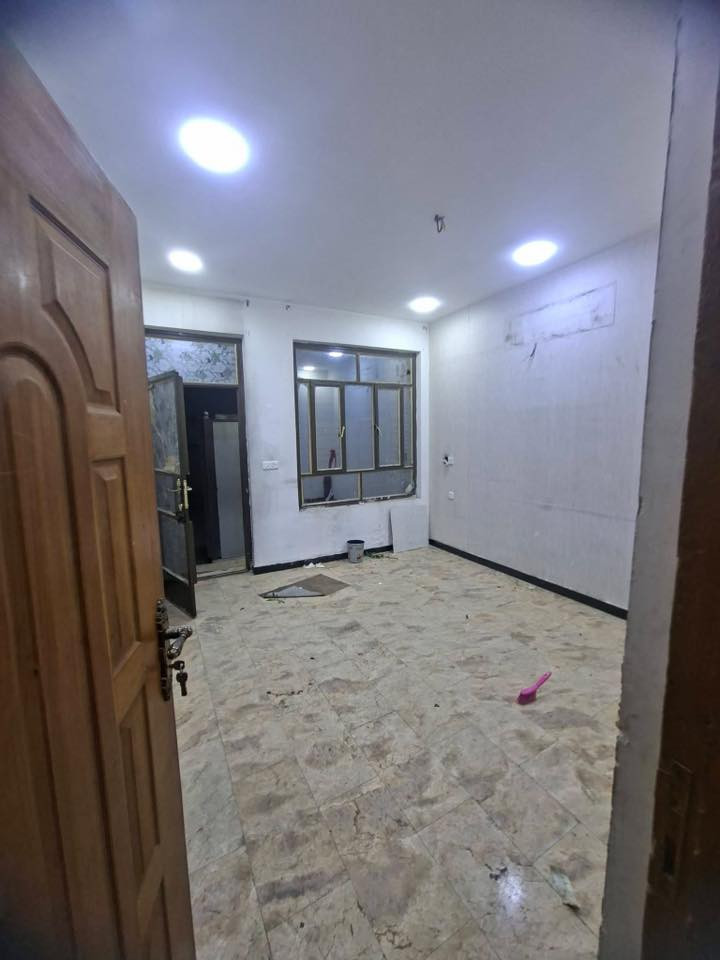 للايجار____في____السيدية
بيت مساحة 70م نظيف 

يحتوي على 3 نوم صالة ومطبخ وخدمات  

قيمة الاجار: 750 الف 

للاستفسار:
***********
