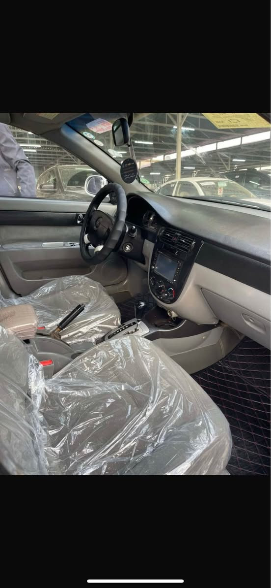 وبترا موديئل 2011  سياره بئ صبخ   بس دوو بوهست صبخگير محرك تبريد تخم تشتي وي خر جديد سعير 87 مجال  مشتر بي *********** واتصاب دهوك, العراق
