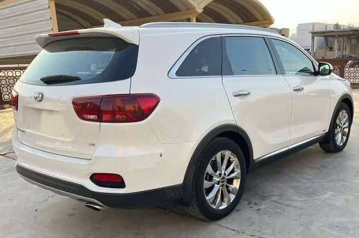 السلام عليكم
كيا سورنتو 2019
رقم بغداد تحويل مباشر 
السيارة جديده بمعنى الكلمة 
محرك 6 سلندر 
فور ويل 
أربع كامرات 
فول مواصفات 1/1
كشنات جلد وكهرباء 
حساسات خلفيه
كشتات تدفئه وتبريد 
محرك وكير كفاله 
تبريد ثلاث قطع
تحكم ستيرن 
سبعه راكب
بصمه تشغل وبصمة ابواب 
ترحيب تنبيهات
السعر مناسب اتصل ونتفاهم
مكان السيارة بغداد الرقم /***********
