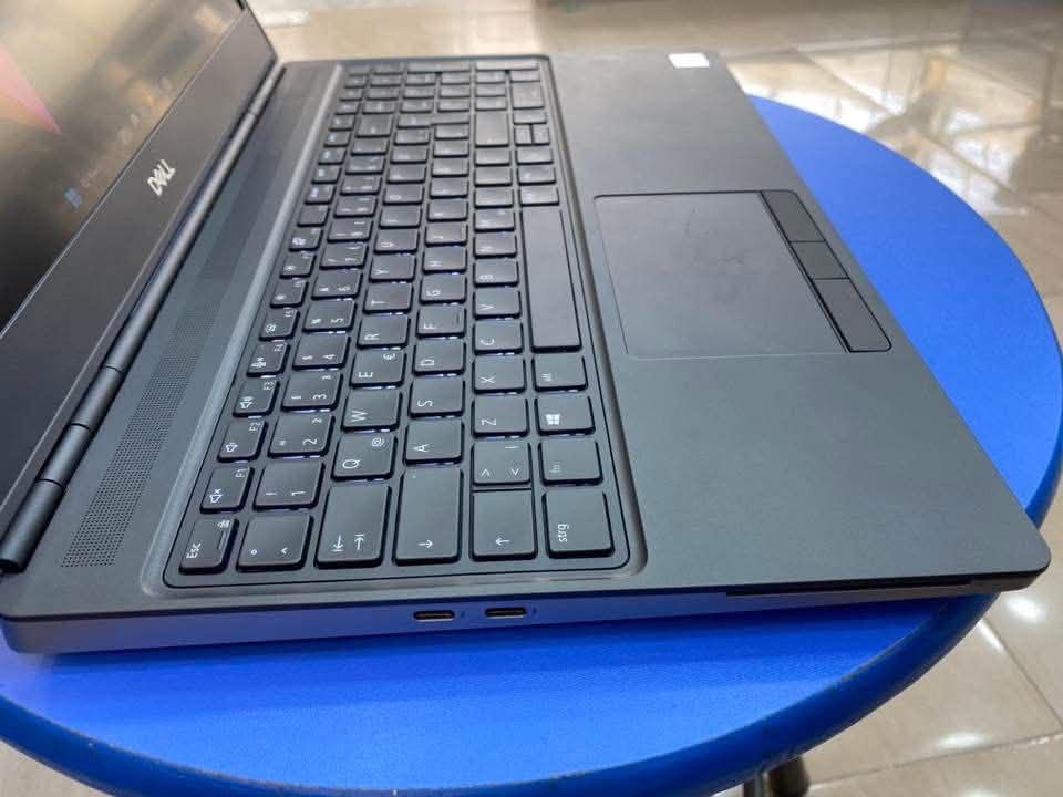 السلام عليكم
لابتوب DELL PRECISION 7550  ورك ستيشن كيمنك وبرامج هندسية قوية وتصاميم والعاب يعني كلشي تشغل
مواصفات 
Core i7 10850Hفئة H اقوى فئة 
الرام 16 كيكا ddr4 وقابل للتطوير
الهارد Ssd Nvme 512كيكا  سريع جدا 
كارت الشاشة خارجي نفيديا NVIDIA QUADRO
T1000(4كيكا)
كارت الشاشة الداخلي (8كيكا)
مجموع كرت الشاشة 12 كيكا
حجم الشاشة 15.6 ips full hd مشبعة الالوان والوضوح
ويندوز 11 اصلي مدى الحياة 
كيبورد ضوئي عربي انكليزي 
لابتوب نضيفه كلش وتشغل كل البرامج القوية الهندسية والتصميم والالعاب 
ملحقاتها شاحنتها الاصلية 180w وحقيبة
مكاني بغداد الاسكان قرب مستشفى الطفل 
السعر 800 الف  قفل ***********
