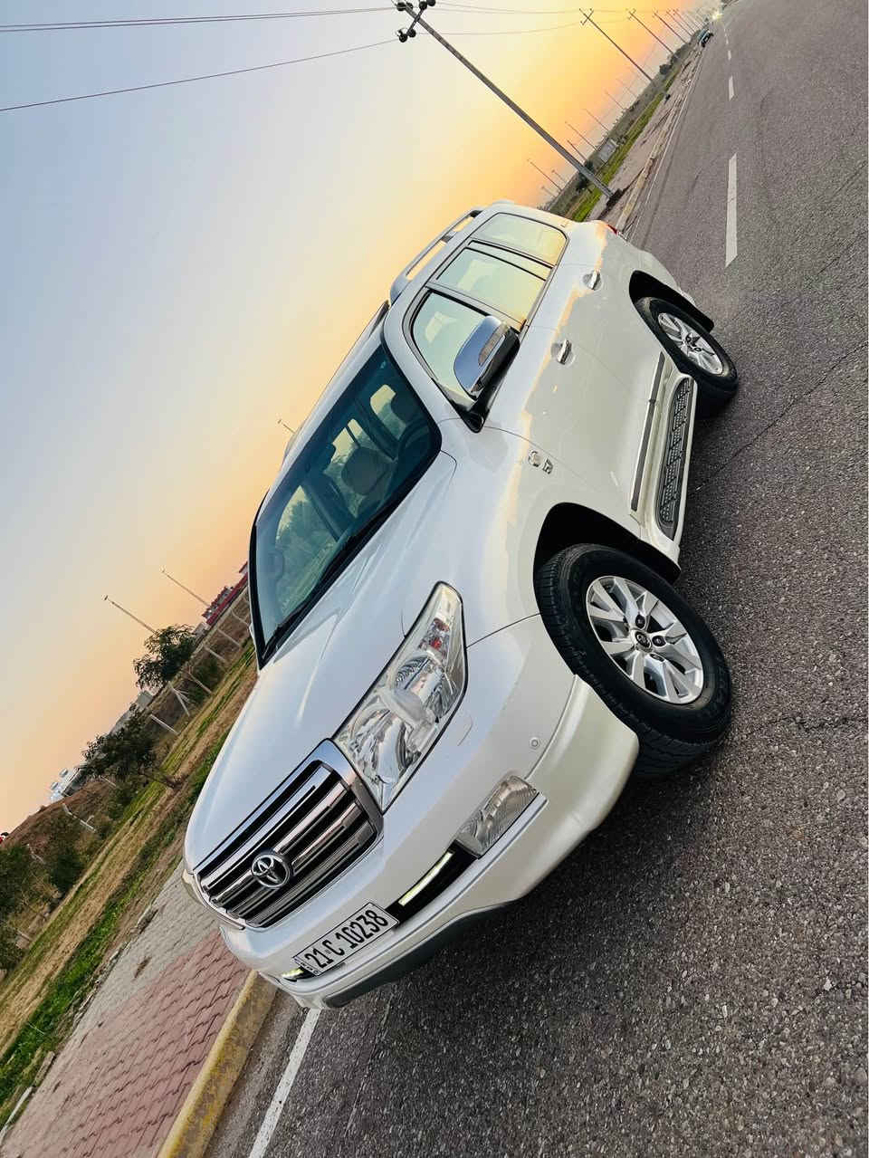 السلام عليكم #الفخامه_اليابانية
 ‏لاندكروزر ستينه اصل 2011 
معرفه موصفات فول فول لكزس
خليجي مكفوله قطره وصبغ مابيها 
ماشي  127 حقيقي
محرك 8 سلندر 5700
5 بصمات
فتحة
ستيرن كهرباء
كاميرات360 
شاشه بلديه جبيره 
ثلاجه بل چكمجه
حساسات امامي وخلفي 
كامره دواره
كراسيات كهرباء 
تحكمات إستيرن 
باقي المواصفات غنيه عن التعريف
جديده لوك السياره ولا غلطه بالواقع احلى بهواي
‏ما شاء الله سيارة كلش نظيف مرتب بدون مصرف 
سياره جاهزه صدر امامي خلفي جديد مابى مصرف 
دهن كير ومكينه وفلاتر تبريد تفتر بانزين  كلها جديده 
سنويه هزه راقم كول جديد وبسمي
واستفسار اكثرسعره327 خابر وتدلل***********
 ‏ملاحظة اني مكلف النشر ما أجاوب على التعليقات ما متواجد عالفيس شراي خابر صاحب 
مكان سياره كركوك
 وتحياتي للجميع كركوك, العراق
