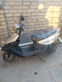 قجمة للبيع السعر ٣٠٠ الف باقي التفاصيل الاتصال ع ٠٧٧٠٨٨٩٠٢١٣