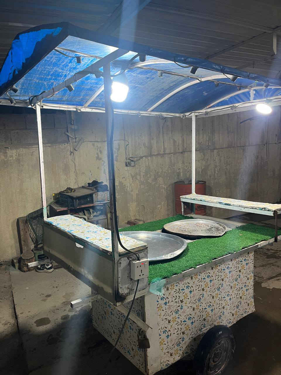 مرحبا...
#عربانة اكل كاملة مع طباخاتها وكامل ملحقاتها
السعر ١٨٠الف وبيها مجال 
العنوان بعقوبة 
#كرفان تواليت+حمام  كامل مكمل 
السعر ١٦٠الف 
رقم الهاتف  ‏‪***********‬‏
