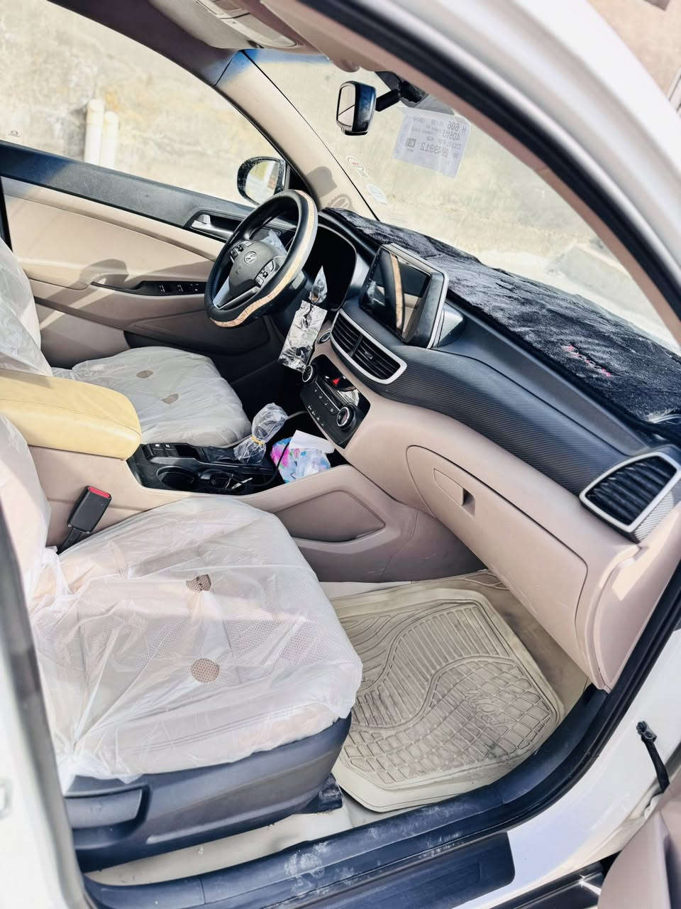 توسان 2019 ماشيه 120رقمه بصره مكانه ميسان مشروع وطني السياره فول كلش بس دعامياته مصبوغه الجماليه بدون ضربه كامله ما ناقصه شي السونار موجود بل صور  السعر188$/***********
