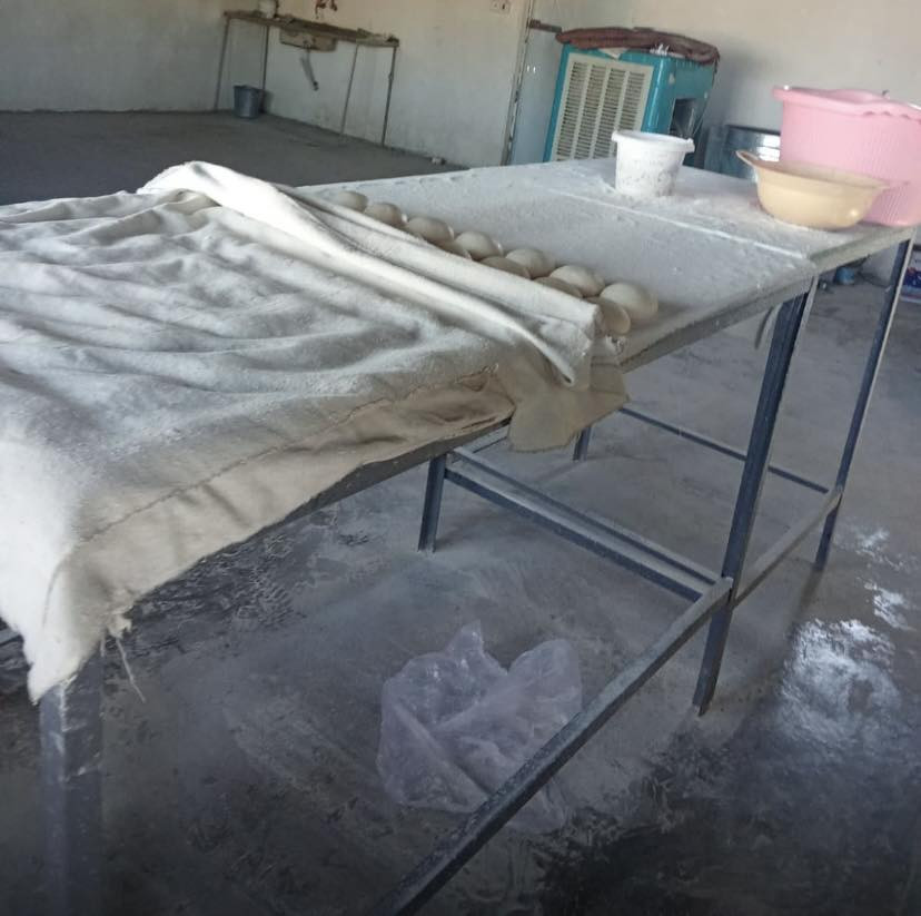 السلام عليكم
غراض مخبز للبيع 
تنانير ثنين 
عجانه 
ميوزه وعارضه ومجمده 
السعر عالخاص 
للاستفسار 
***********
