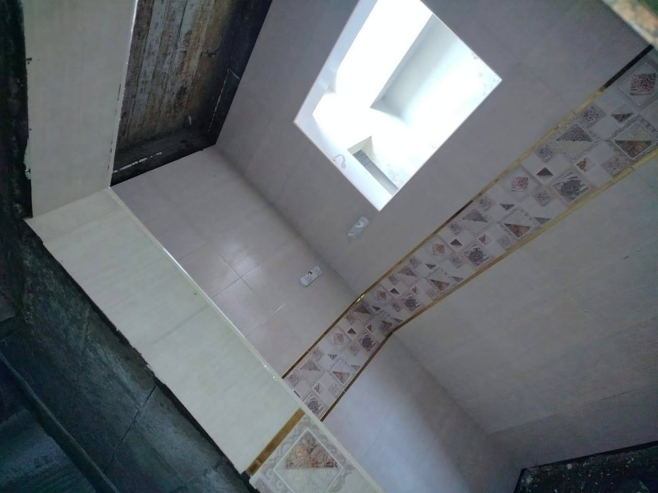 صفاف كاشي وسيراميك بولسلين جدار وارضي //***********///***********
