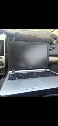 لابتوب hb للبيع سعره 190 الف وبيه مجال قليل التواصل 07737614079