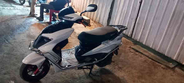 دراجه سكنس مكينه  ياباني بلادي صارلها ٤ ايام طالعه كلها بلادي لدات اشاير كلها شغاله وصل معرض موجود وبعدها بحاله المعرض هاتف ***********
