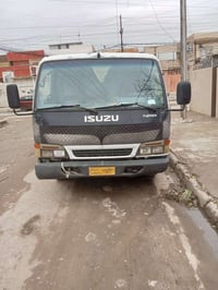 ازوز موديل 2000بلا أضباره السعر 60وبيها مجال 07511880692 07725348660