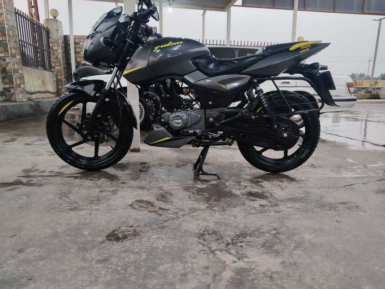 السلام عليكم دراجه بوليسر دراجه كلش نضيفه موديل ٢١ مرقمه رقم انكليزي السعر مليون وسبعميه وخمسين العنوان ابو غريب الشيحه موجود واتساب فقط اتصال ***********
