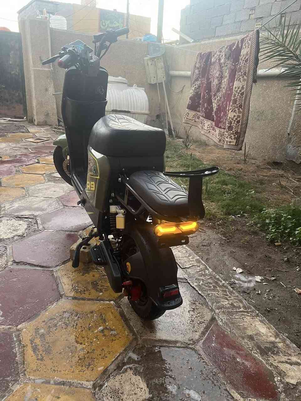 السلام عليكم من رخصت الكروب عندي دراجه شحن للبيع نوعR9 مديل2025 ضربته جاملغ  فول موصفات دراجه تحتوي سويجين كارت بصمه عطلت وتصير ب 15 الف عنوان بغداد المشتل شارع المطبك للاستفسار *********** متواجد ع نت السعر 400 وبيه مجال مآخذه ب600 الف شوف مكاتبه إذا مصدك
