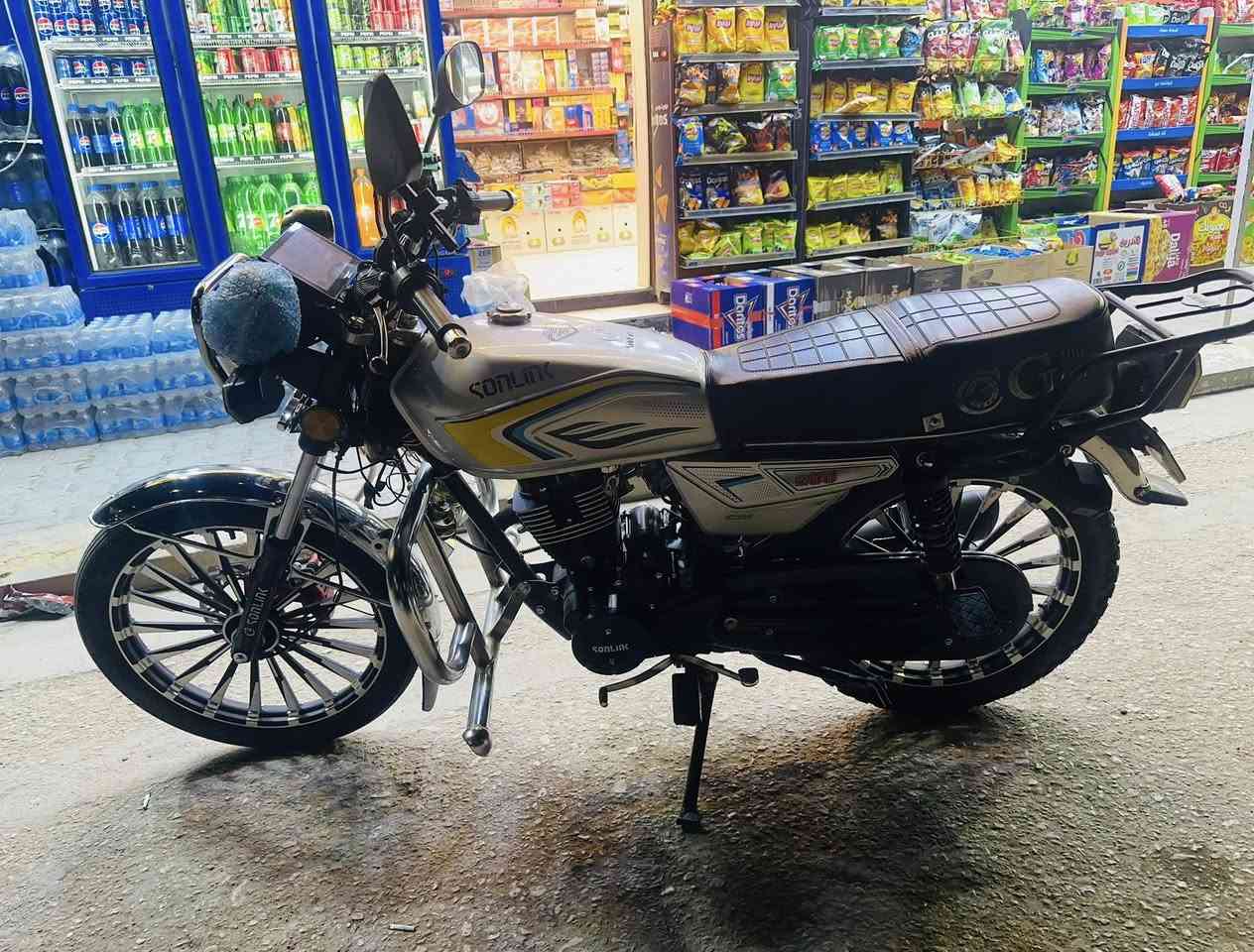 السلام عليكم
سولنك ٢٥محرك ٢٠٠
مراوس وبيع 
بصمات ثنين سويجات ثنين ورقه مابي كمرك 
سعره ٩٠٠
تواصل خاص مكاني القائم حصيبه


**إذا كنت صاحب هذا الإعلان وتريد حذفه لأي سبب، رجاءا أرسل رسالة إلى الدعم الفني**