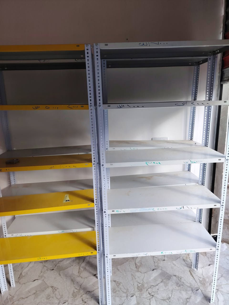 هذني الرفوف البيع  جديد لانتصال عله الرقم ***********
