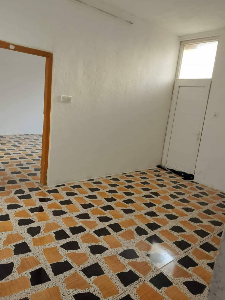 سلام عليكم عقار للبيع
المساحه131 نزال 20 متر واجهيه 6ونص

المكان واسط قضاء الحي الراشديه فرع صيدليه الراشديه 

البيت شيلمان مو صب

بيت مكون من الطابق الأول صاله وكليدور ومطبخ وغرفه واحده وحمام داخلي وخارجي ومنوار

وطابق ثاني مكون من غرفتين وكليدورين وحمام

السعر 95 وبي مجال 

للاستفسار ***********
